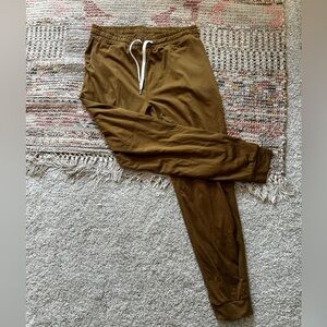 Vuori Performance Joggers Women’s M brown/mustard color